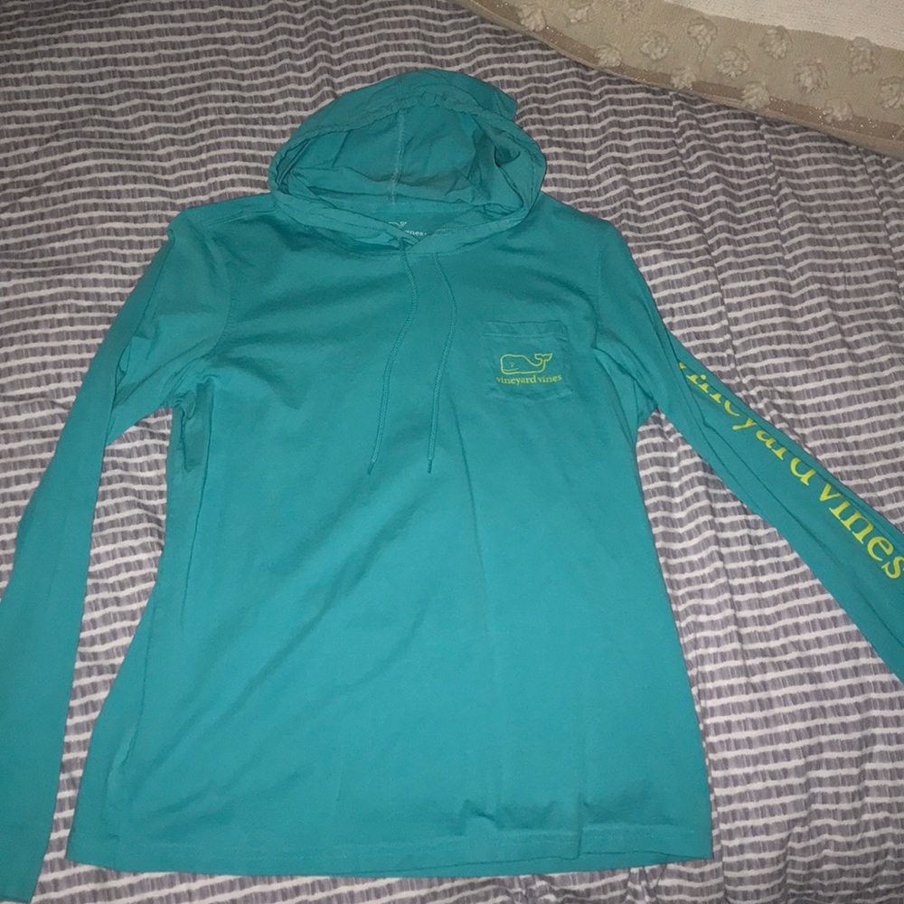 Vineyard Vines thin pullover hoodie